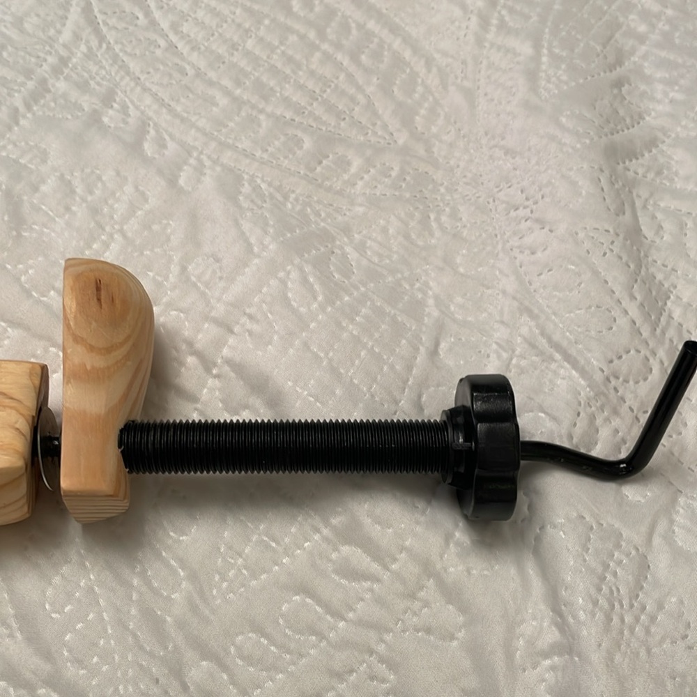 Wooden Shoe Stretcher Adjustable Unisex - Picture 6 of 7